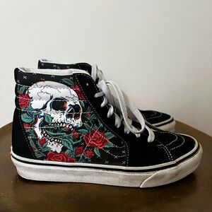 M6/W8 Vans limited edition High Top Old Skools with skeleton and roses
